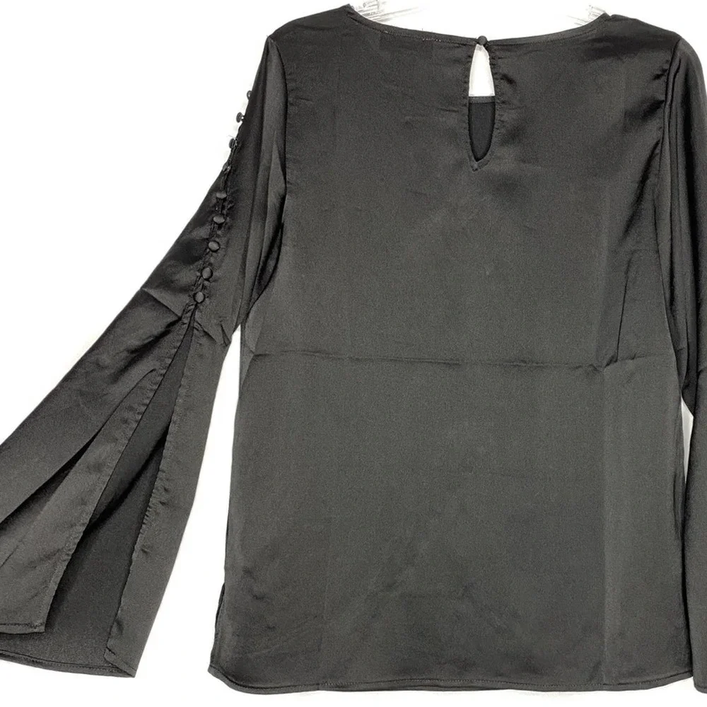 Carmen by Carmen Marc Valvo Black Satin Embellished Sleeve Top Size Small - Picture 6 of 9